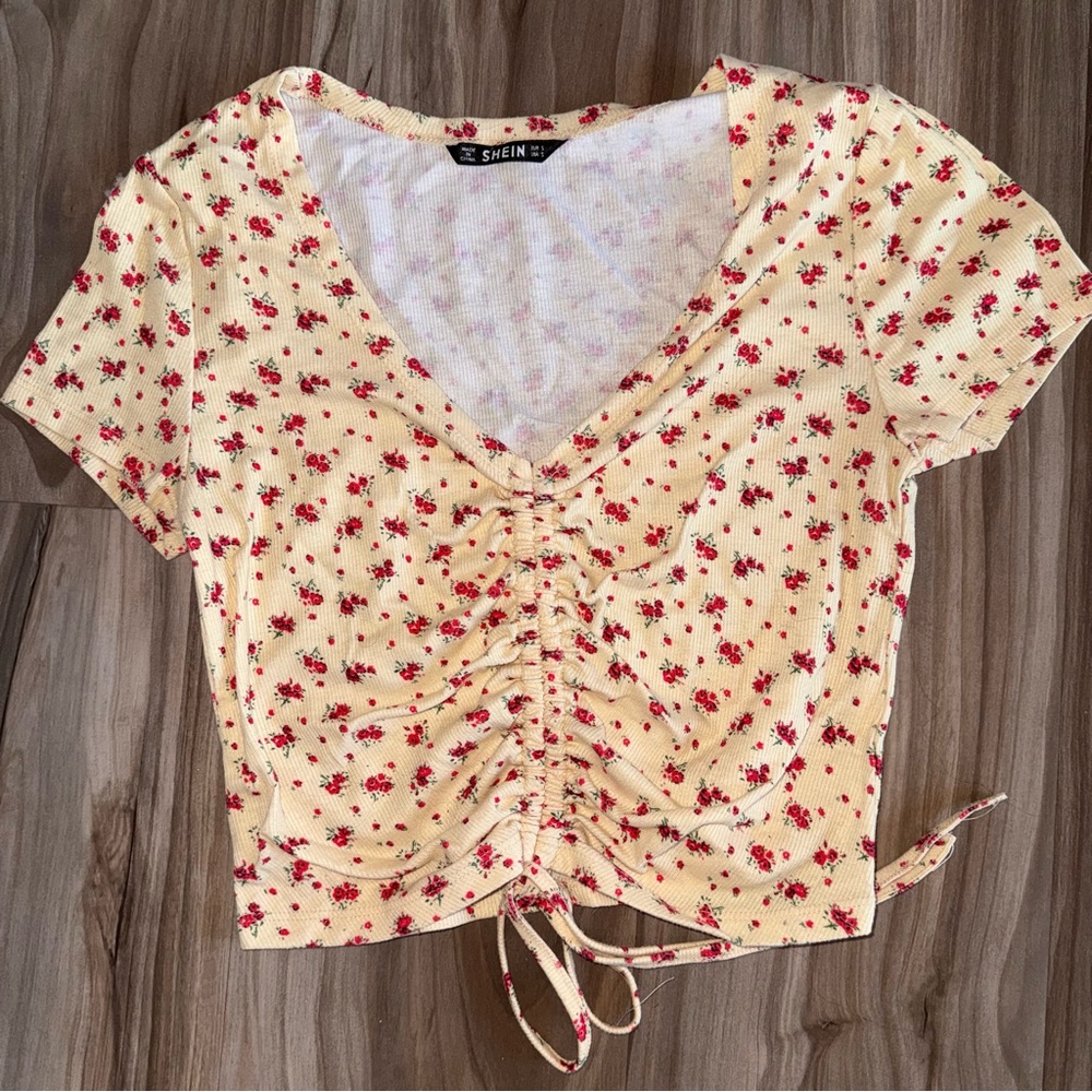 SHEIN Floral Print Ruched Crop Top